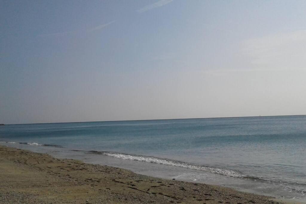 Larte Al Mare Vicino Spiaggia Con Ac E Wifi Apartment Savona Exterior photo